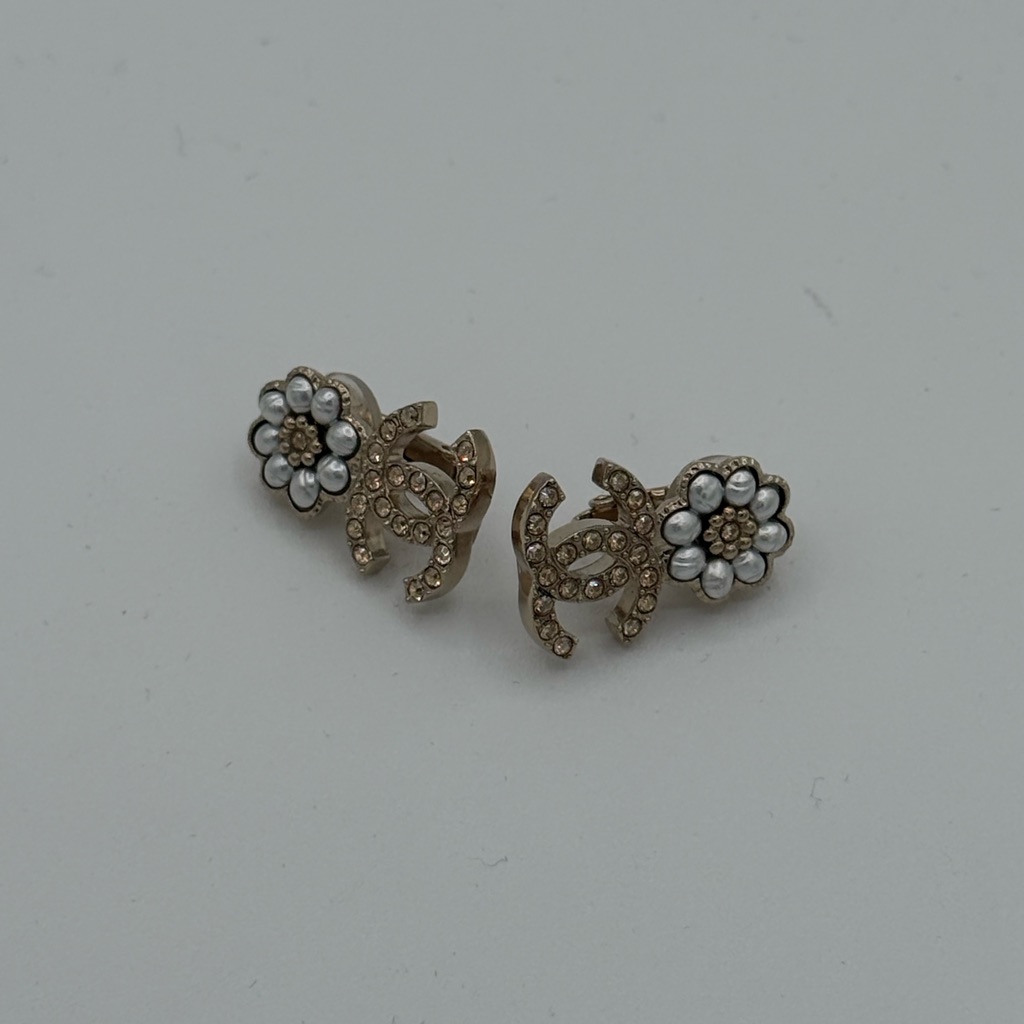 Elegant Gold And White Floral Earrings